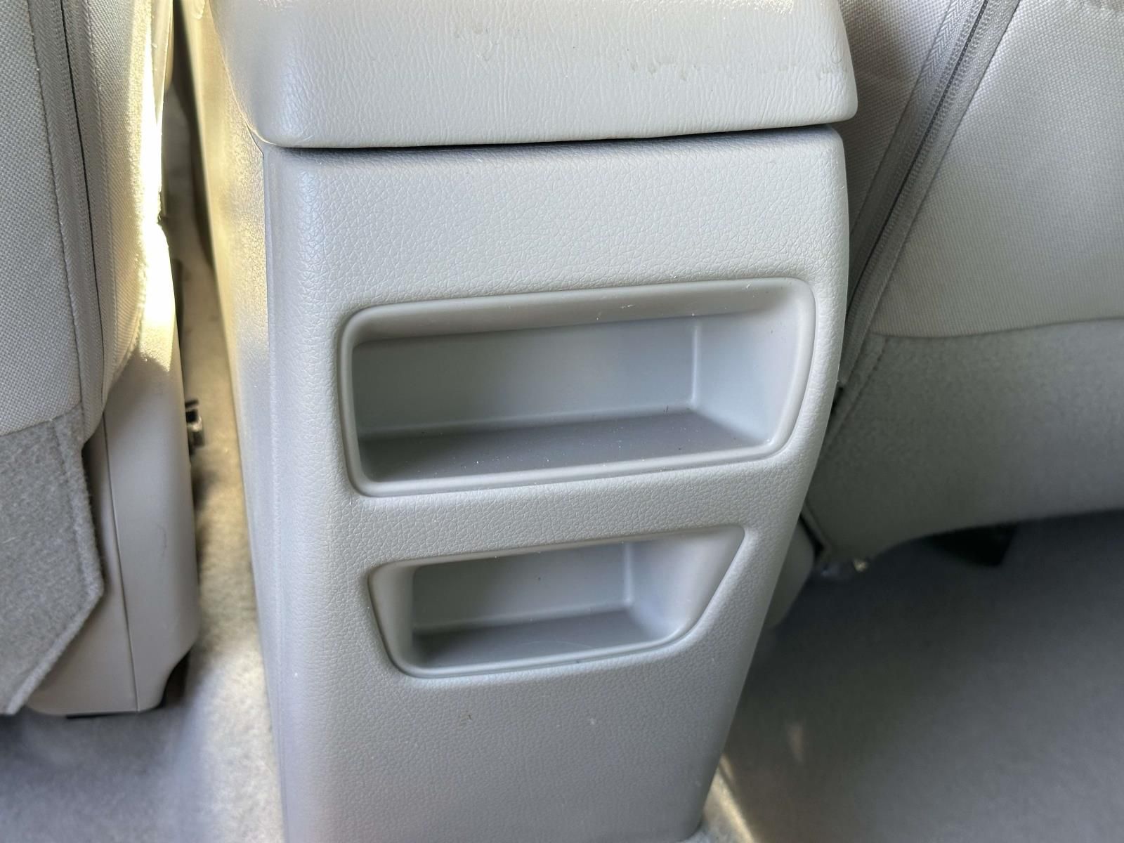 Used 2014 White Nissan S image 25