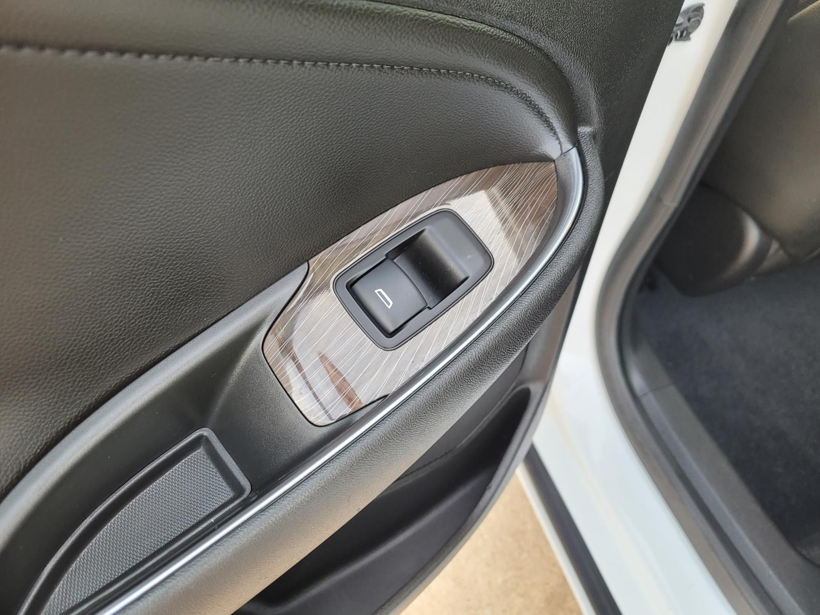 used 2018 Chevrolet Malibu car, priced at $16,900