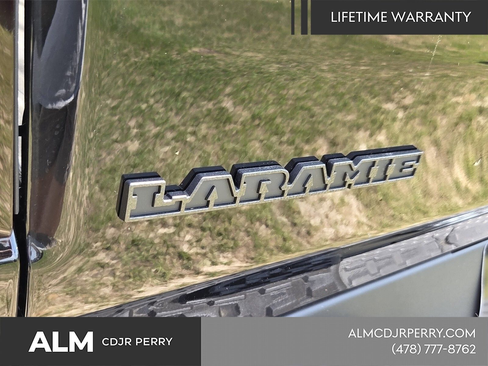New 2026 Diamond Black Crystal Pearl-Coat Exterior Paint RAM Laramie image 12