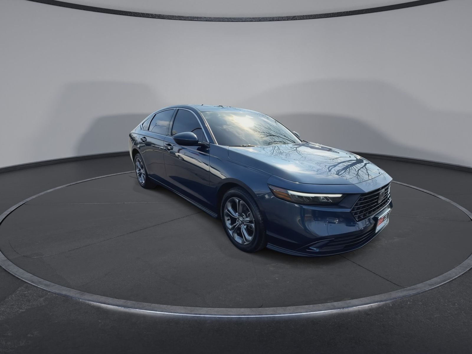 View vehicle photo 2