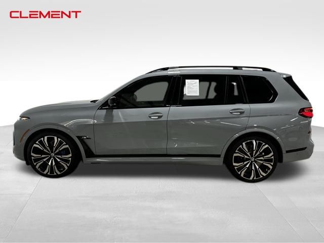 2023 BMW X7 M60i 21