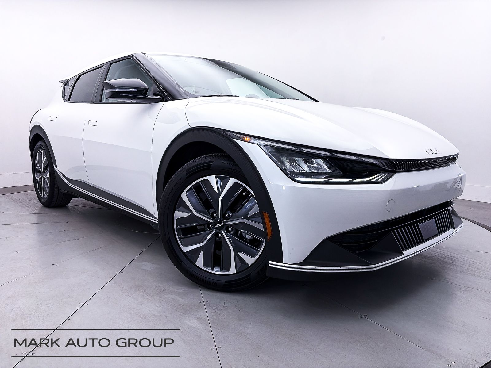 2022 Kia EV6 Light