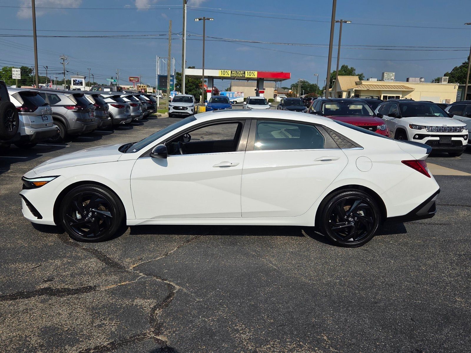 Used 2026 White Hyundai SEL Sport image 4