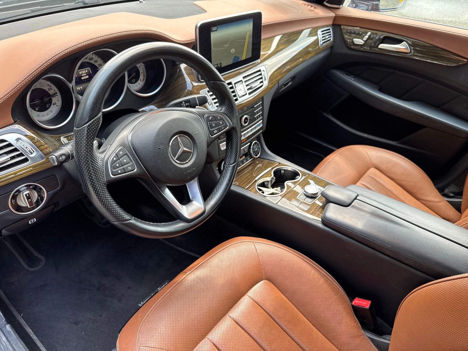 Used 2015 Blue Metallic Mercedes-Benz CLS 400 image 34