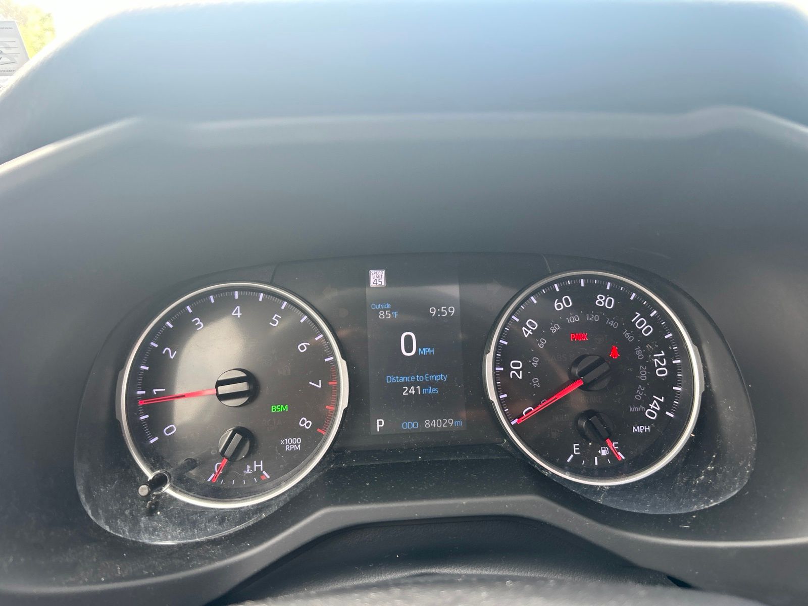 Used 2020 White Toyota XLE Premium image 5