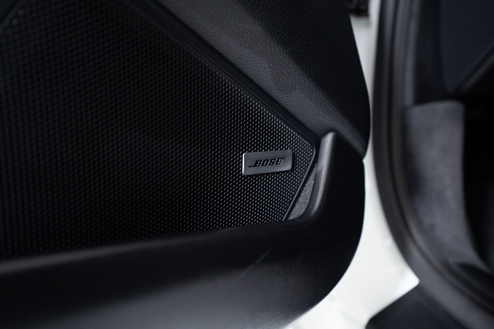 2023 Porsche 911 Carrera S — full photo 18 of 40