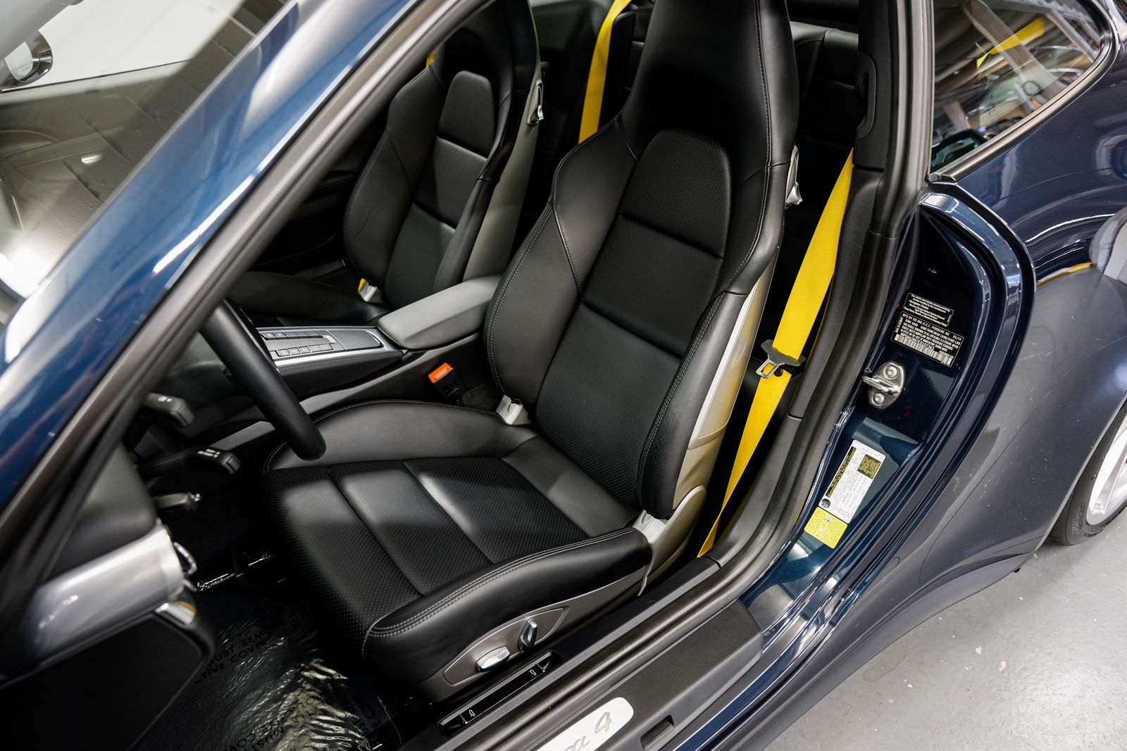 2014 Porsche 911 Carrera 4 — photo 16