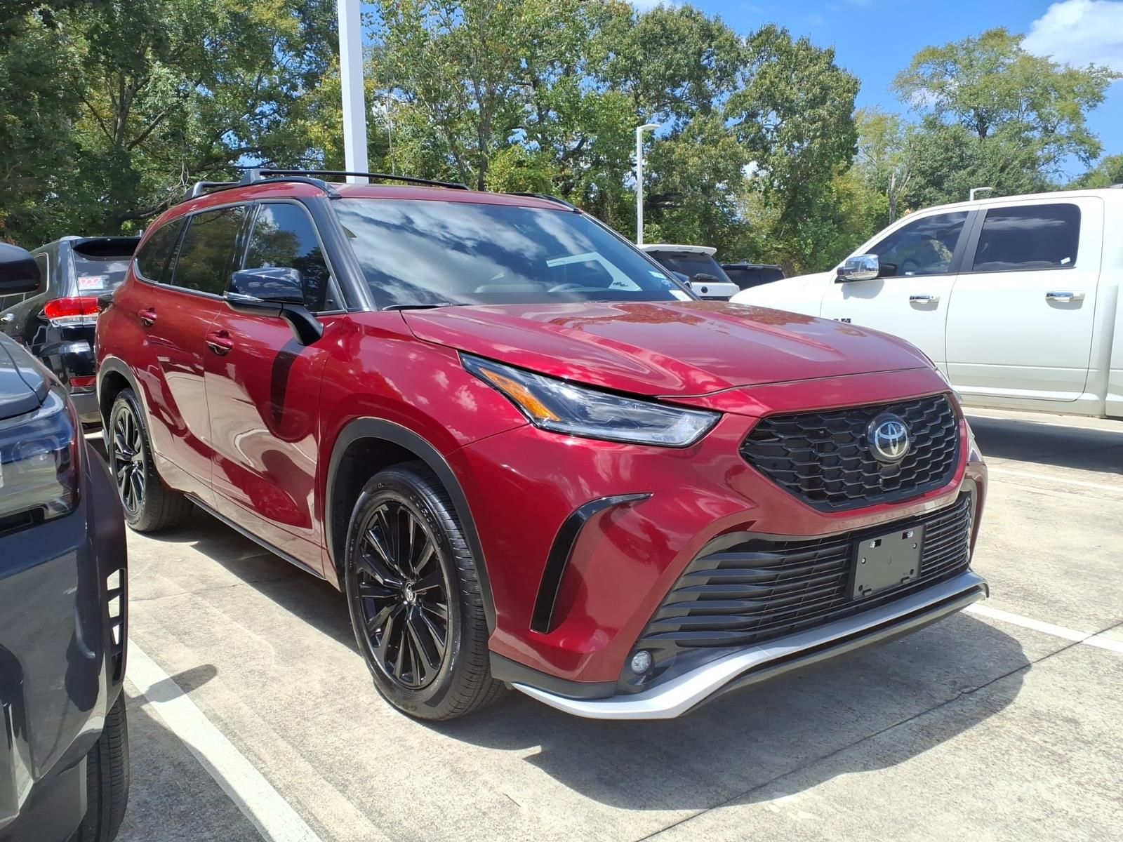 2026 Toyota Highlander XSE Red at Gullo Toyota
