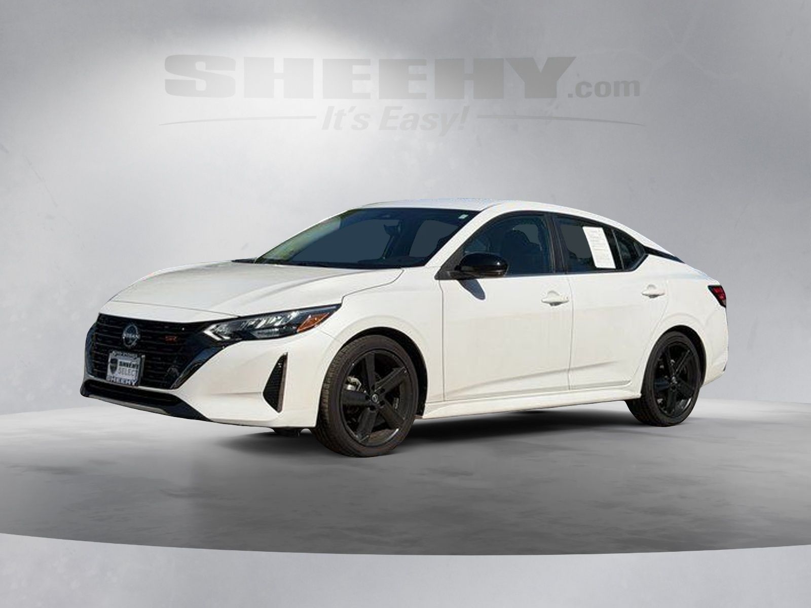Used 2024 Aspen White Nissan SR image 15