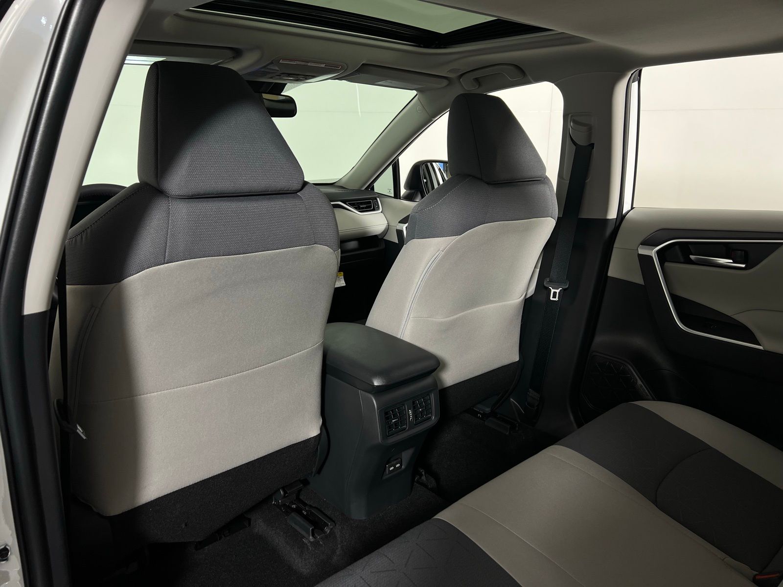 Thumbnail: 2025 Toyota RAV4 - 19