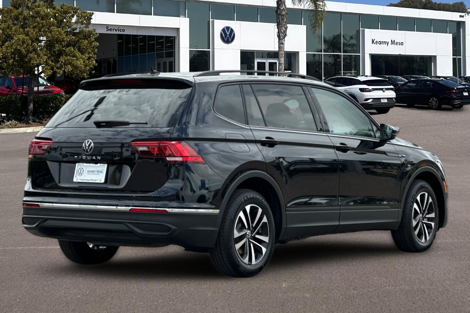 View vehicle photo 4