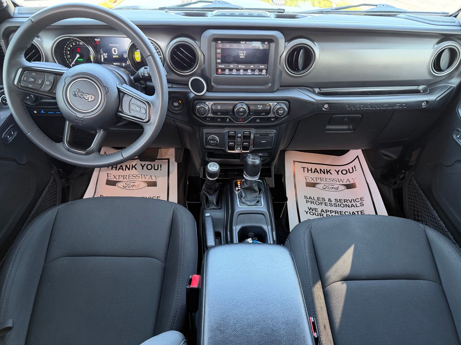 2023 Jeep Wrangler image 15