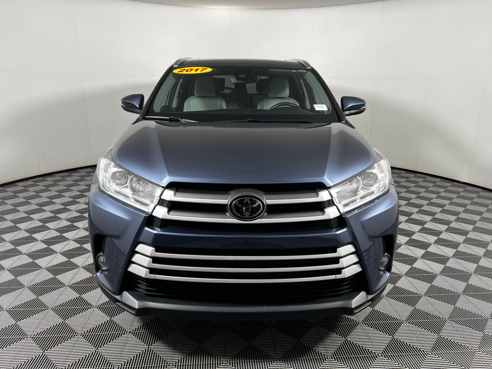 2017 Toyota Highlander XLE 2