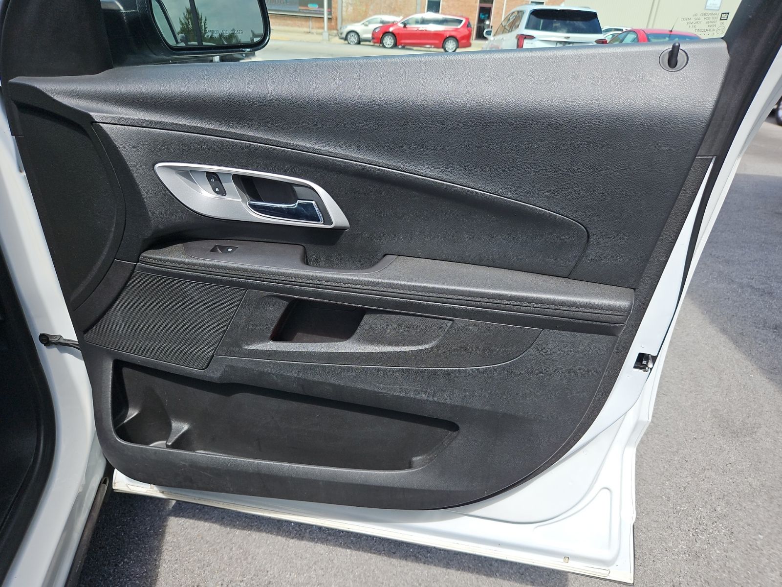 2017 Chevrolet Equinox LS - Photo 23