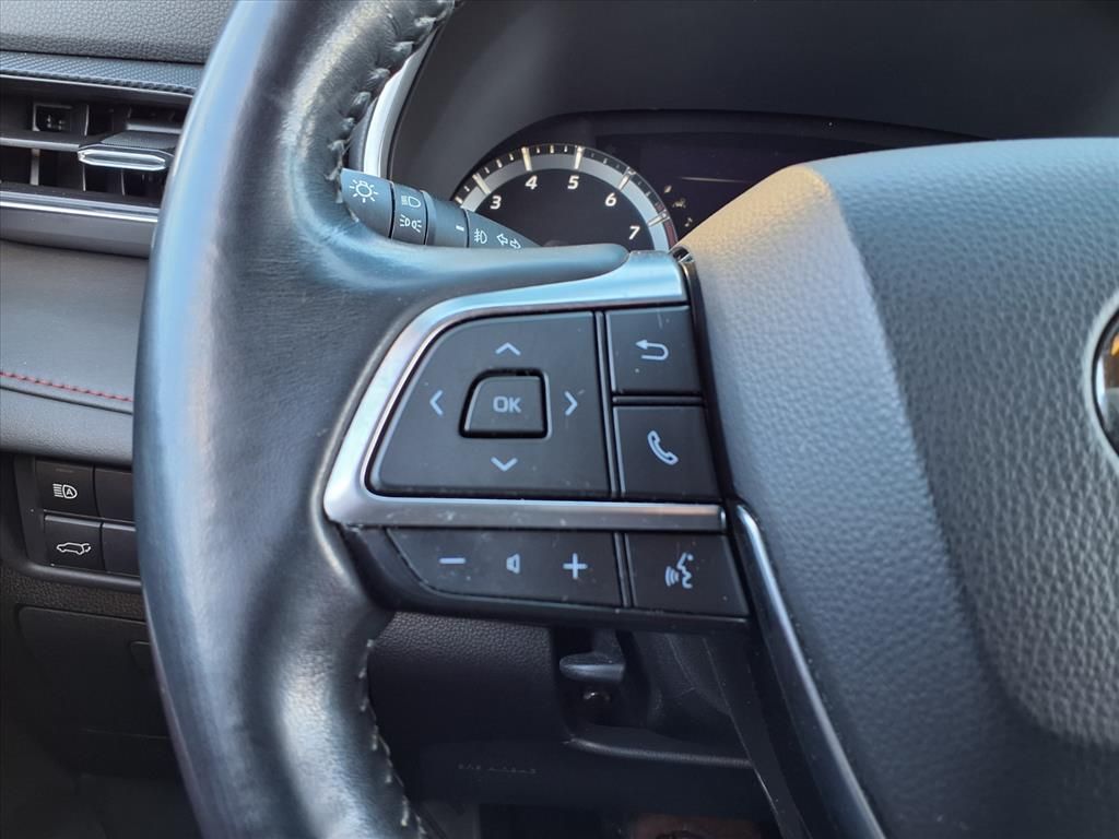 2021 Toyota Highlander XSE White at Autostrade