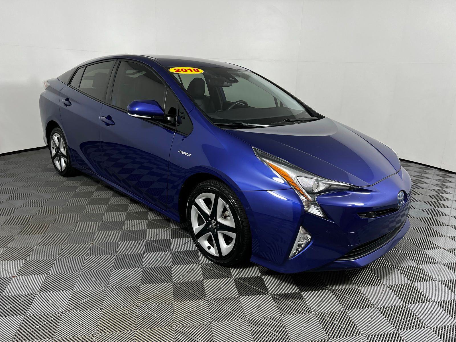 Thumbnail: 2018 Toyota Prius - 3