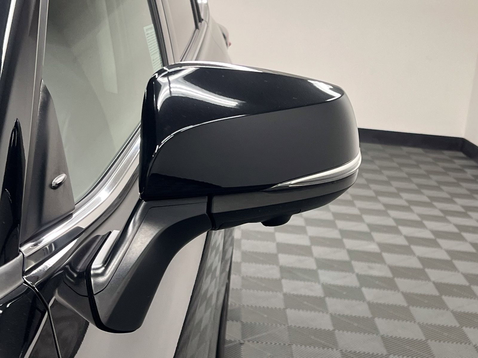 used 2023 Toyota Highlander car, priced at $39,388
