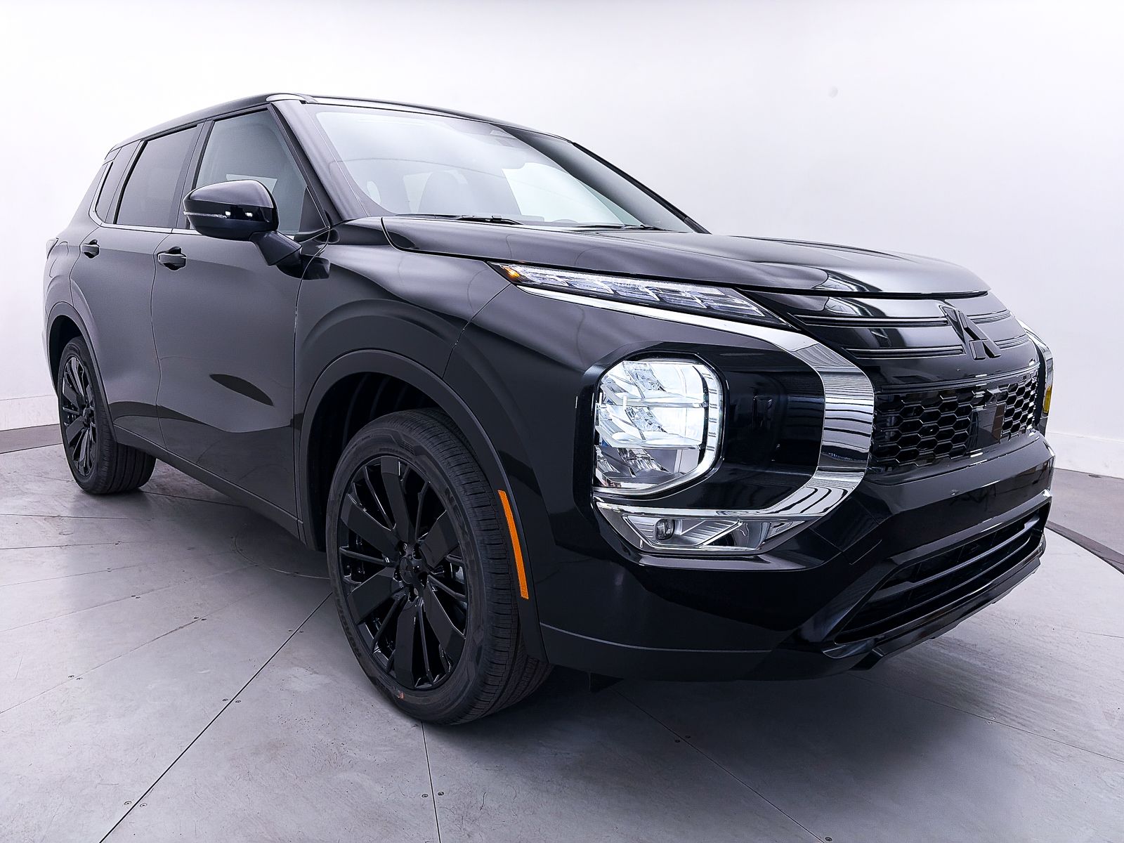 2026 Mitsubishi Outlander LE