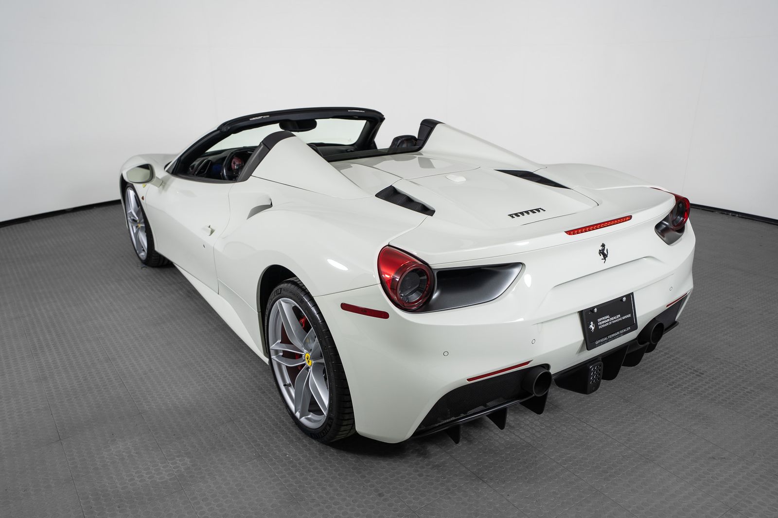 2019 Ferrari 488 Spider — full photo 3 of 43