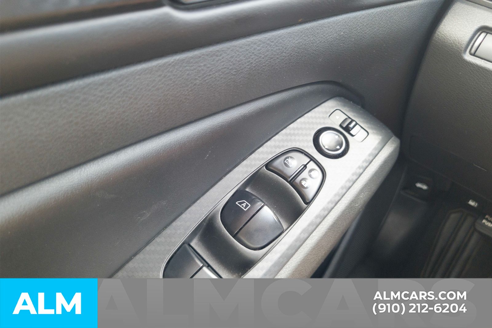 Used 2024 Super Black Nissan 2.5 SV image 14