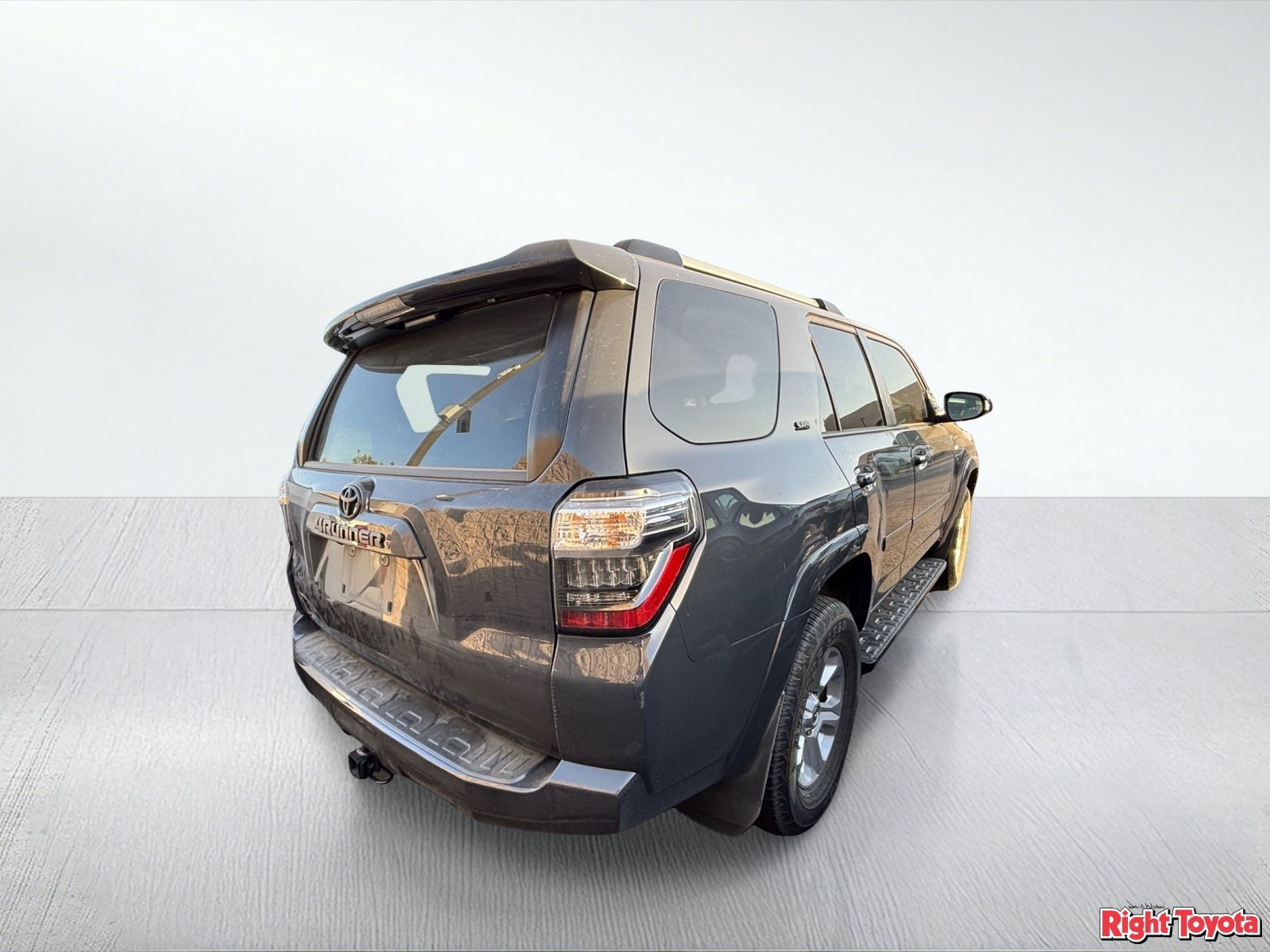View vehicle photo 4