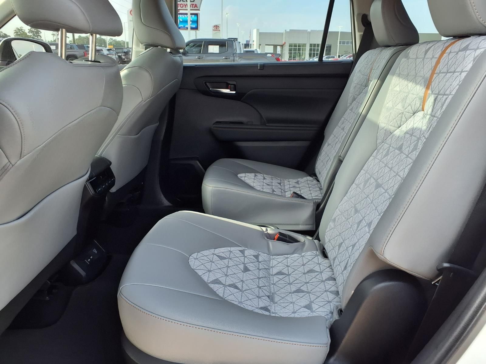 2022 Toyota Highlander Hybrid Bronze Edition Beige at Toyota of Victoria