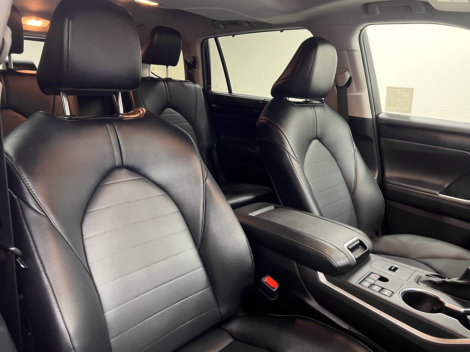 used 2025 Toyota Highlander car, priced at $43,388