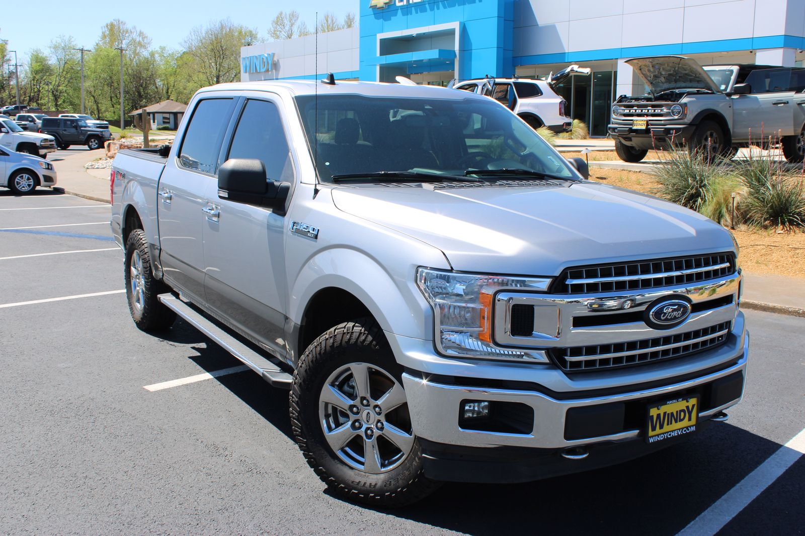 View vehicle photo 2