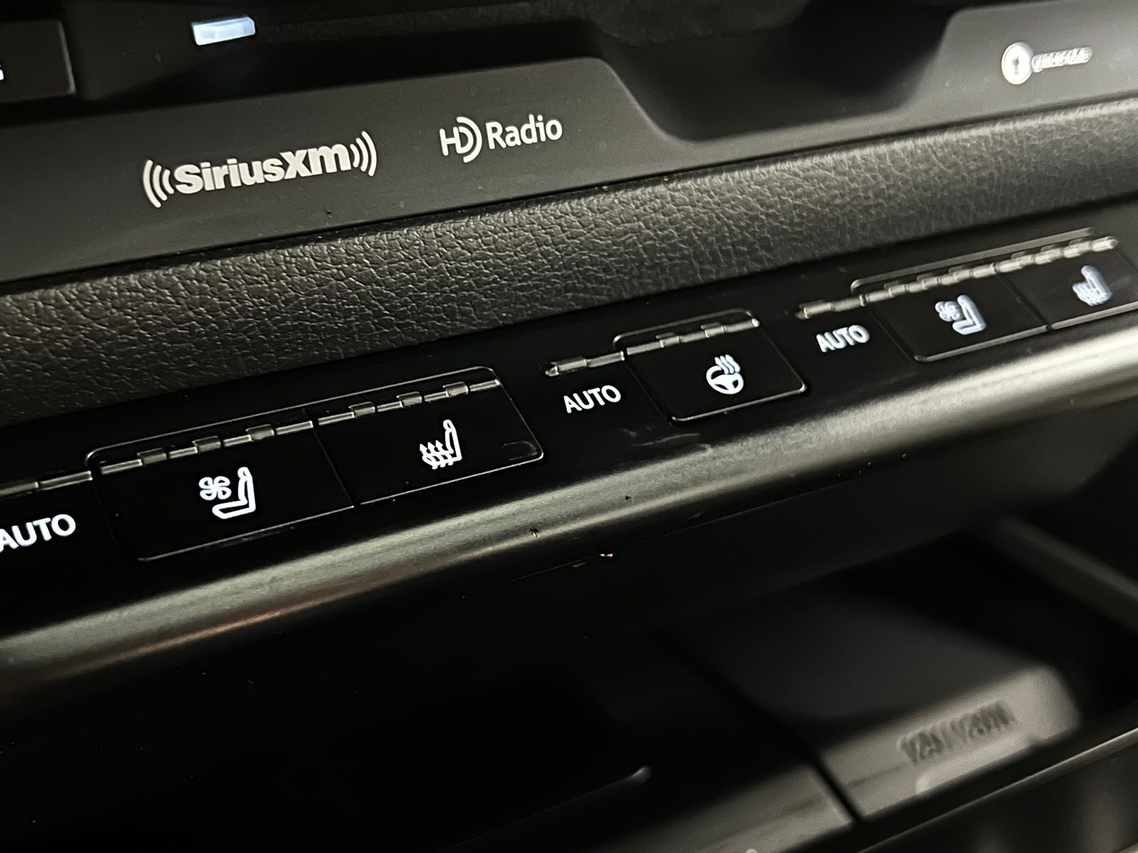 Thumbnail: 2021 Lexus UX - 20