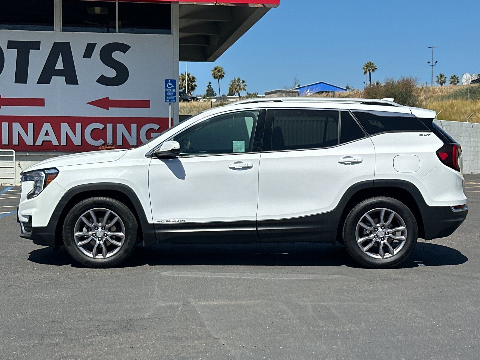 View vehicle photo 2