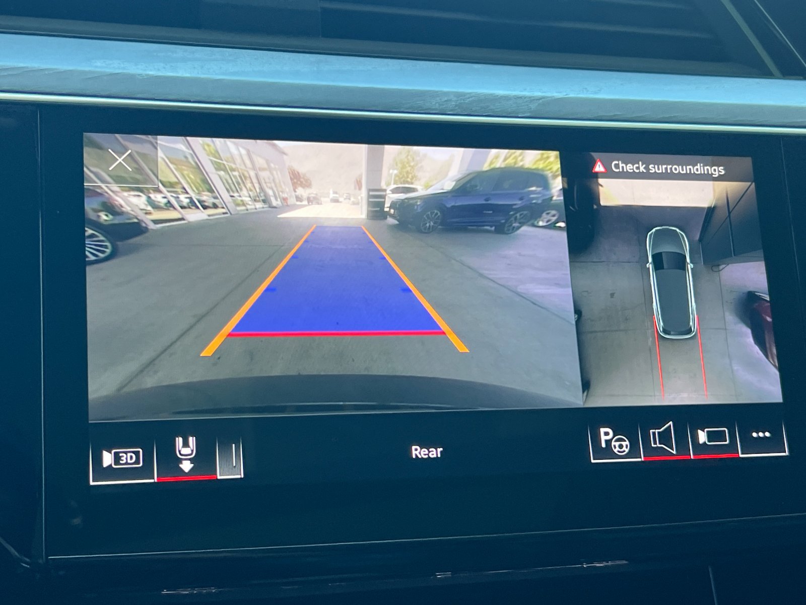 2024 Audi Q8 e-tron Prestige — foto completa 20 de 29