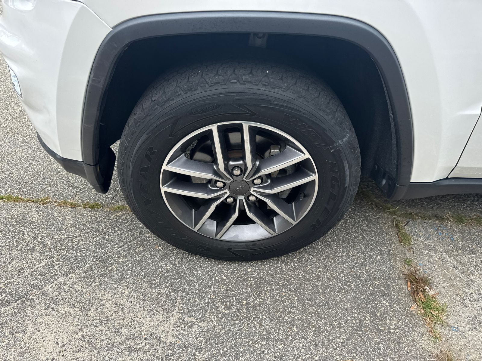 Used 2020 Bright White Clearcoat Jeep **UNDER MARKET** image 11