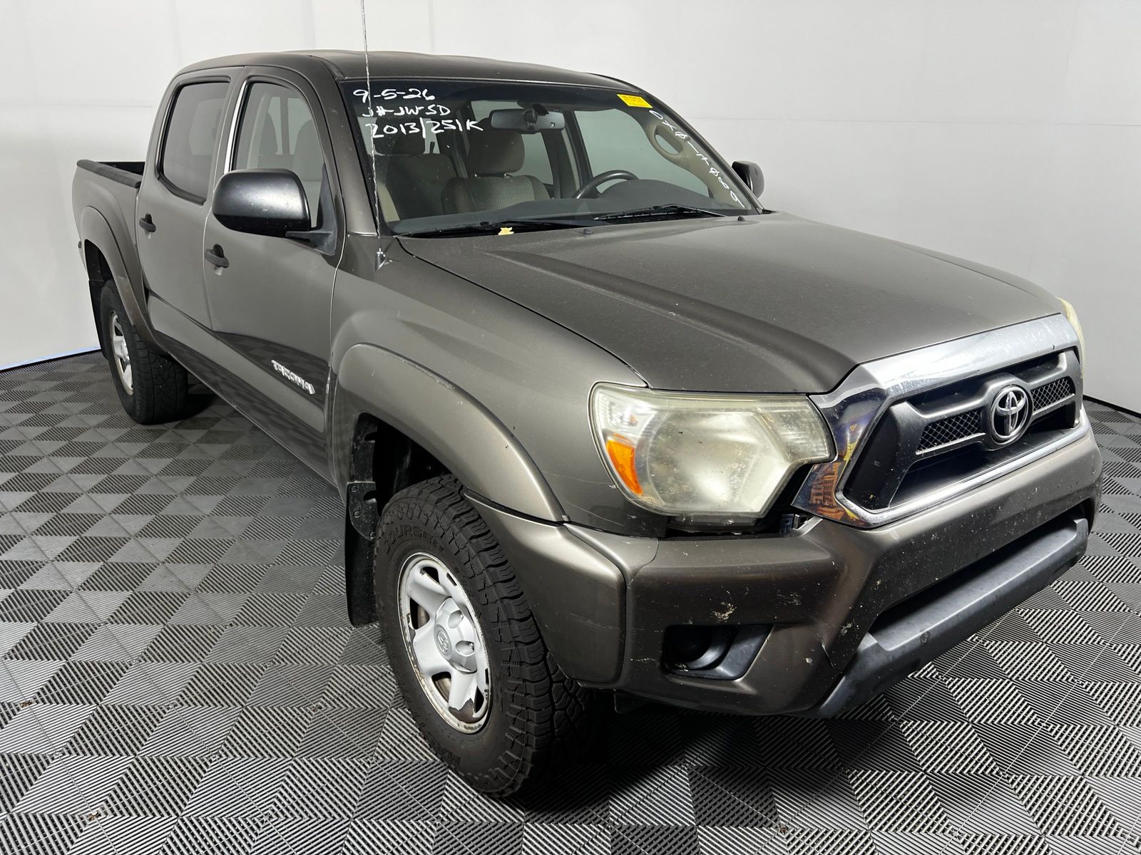 Thumbnail: 2013 Toyota Tacoma - 3