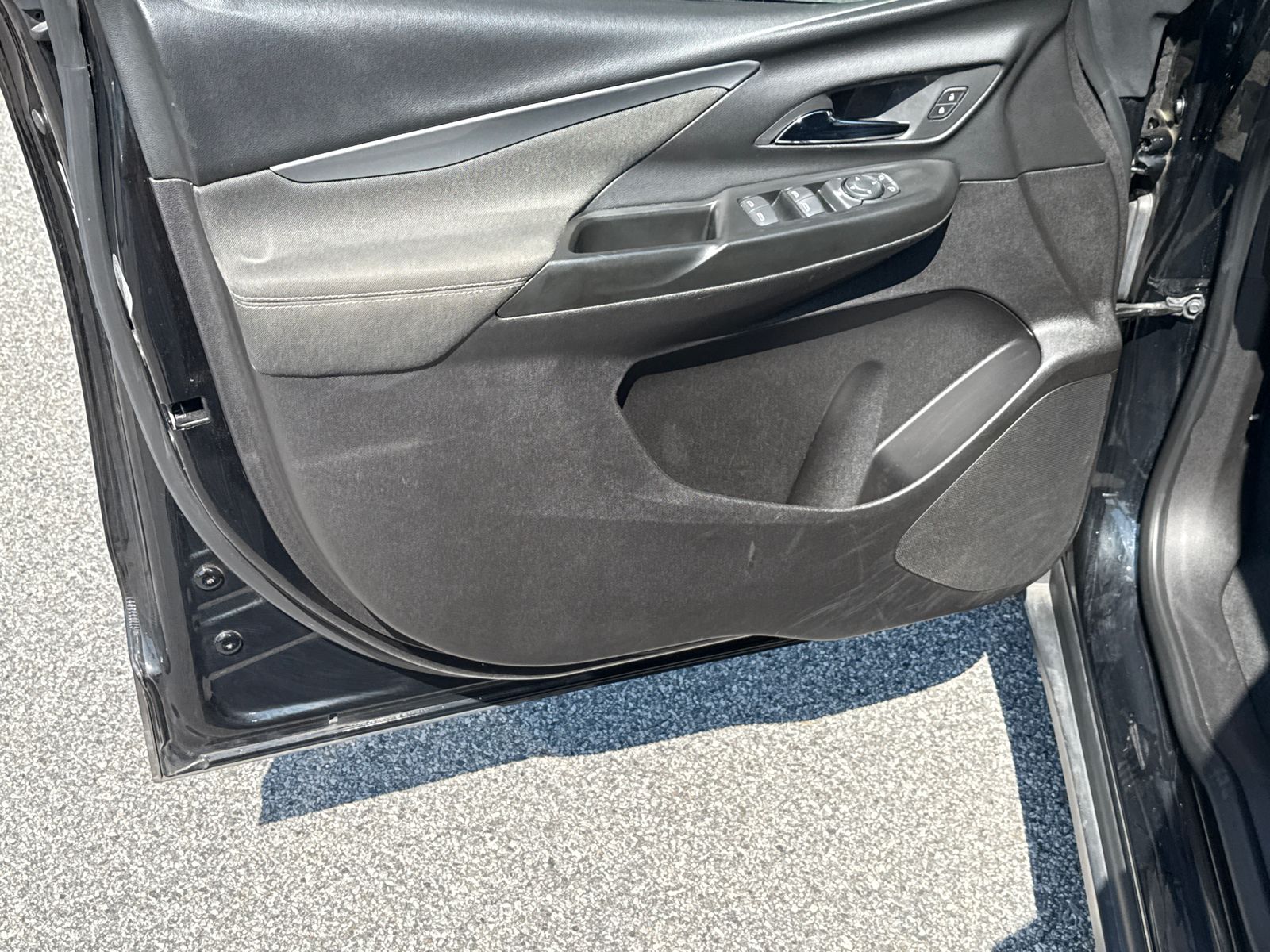 Used 2023 Black Chevrolet 1LT image 10