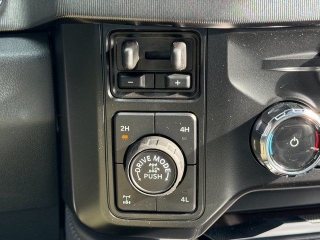 New 2026 Star White Metallic Tri-Coat Ford Platinum image 31
