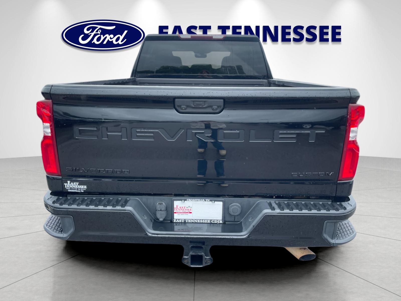 View vehicle photo 4