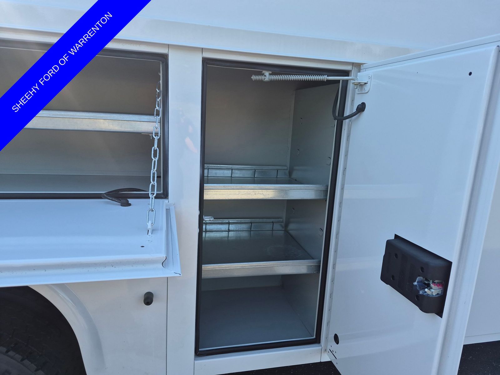 New 2026 Oxford White Ford XL SERVICE BODY image 5