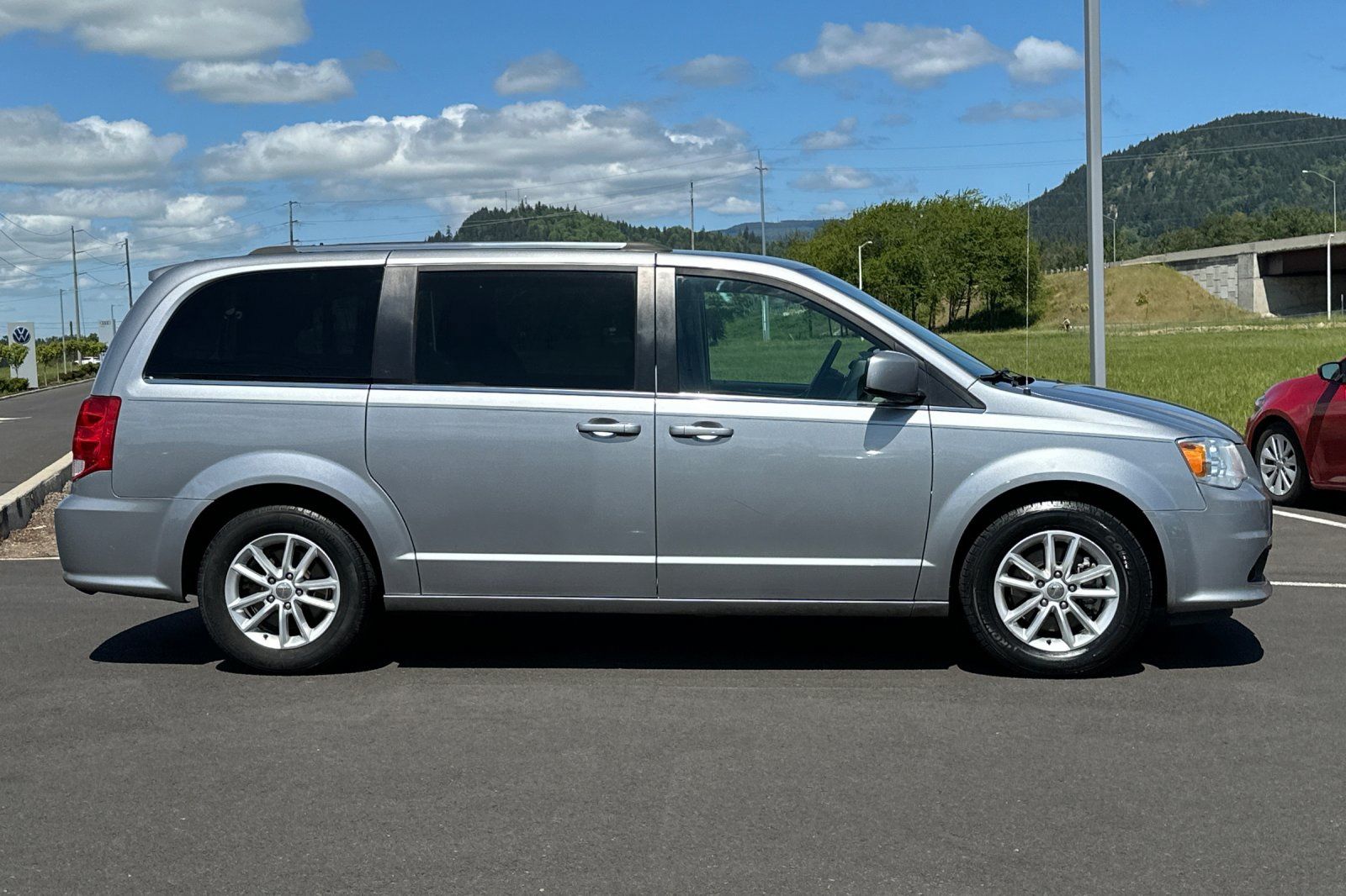 Used 2019 Dodge Grand Caravan SXT with VIN 2C4RDGCG0KR659069 for sale in Eugene, OR