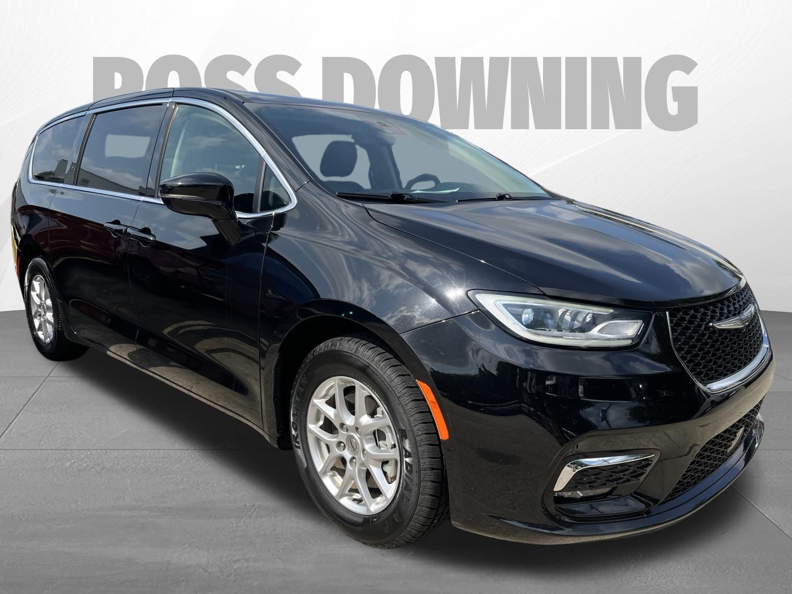 2024 Chrysler Pacifica Touring L - 2