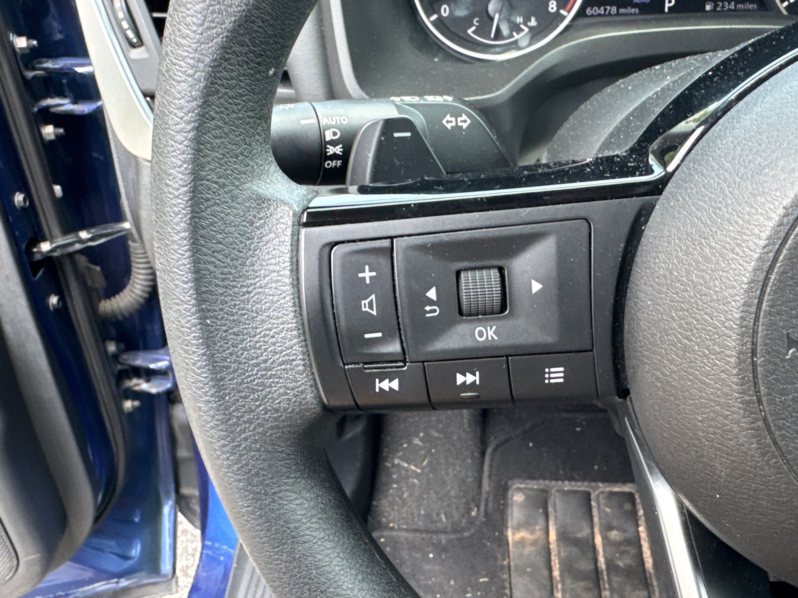 Used 2023 Blue Nissan SV image 25