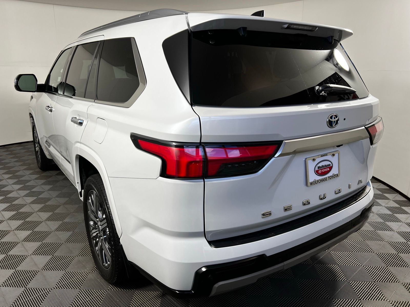 Thumbnail: 2023 Toyota Sequoia - 7