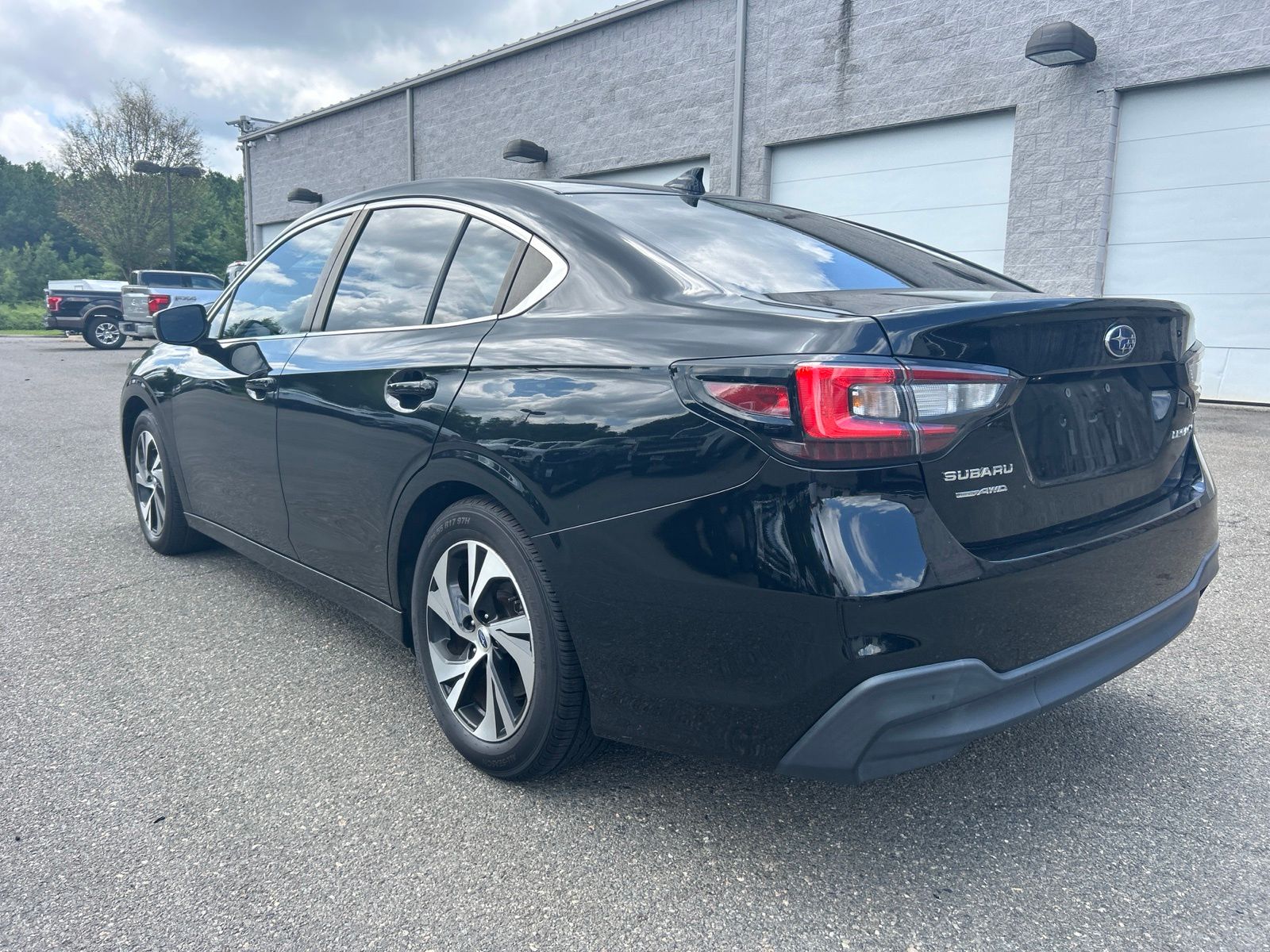 Used 2022 Crystal Black Silica Subaru Base image 7
