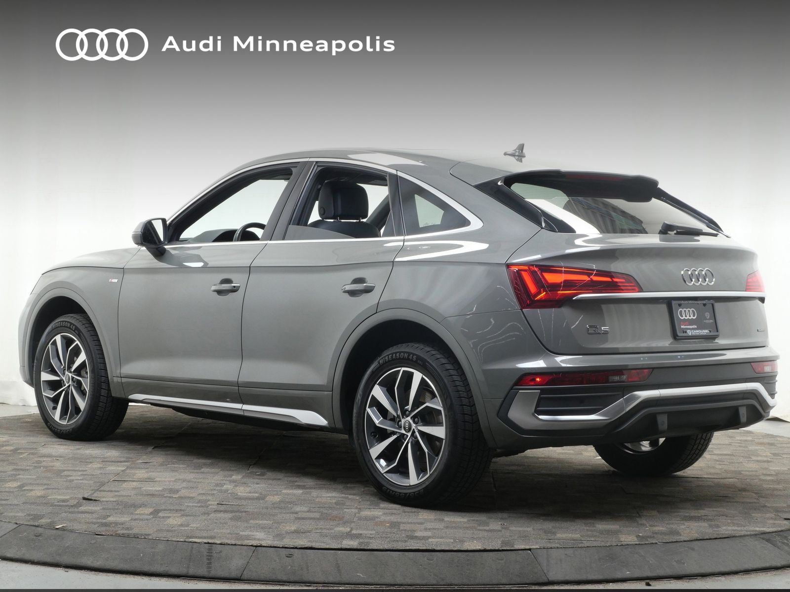 View vehicle photo 4