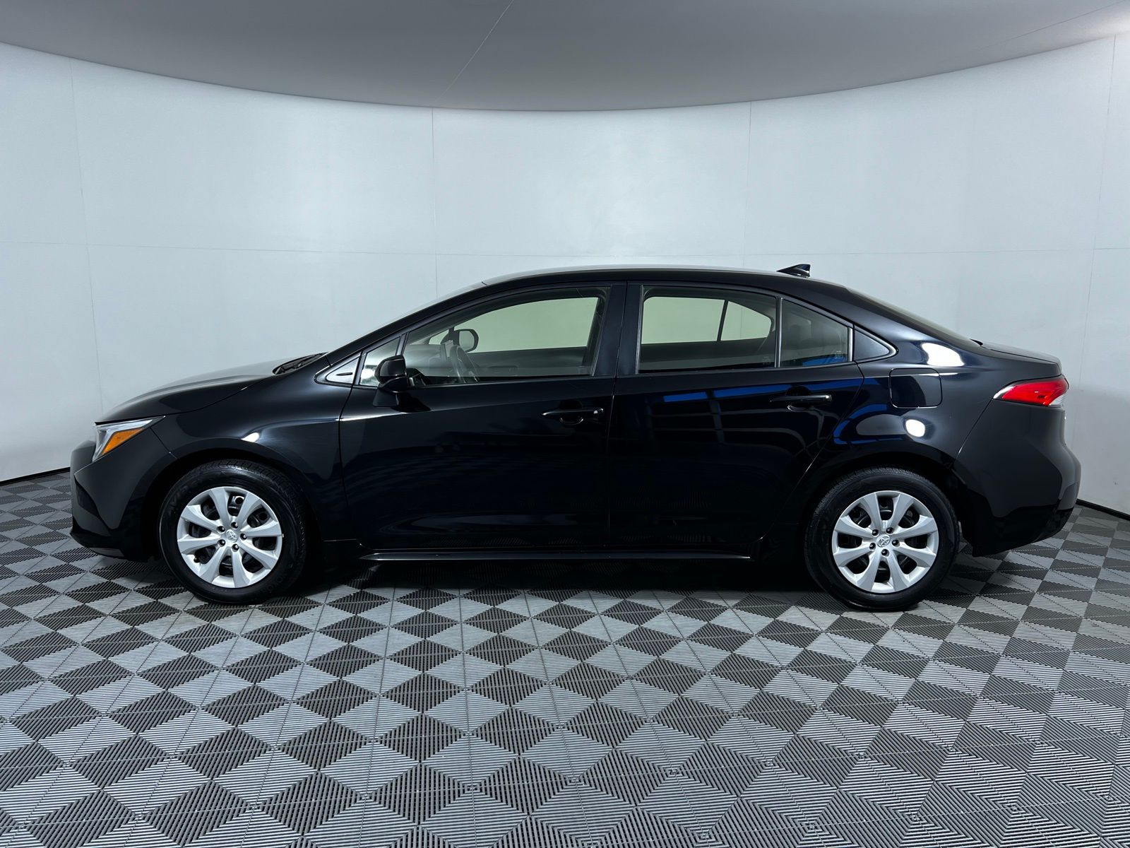 Thumbnail: 2025 Toyota Corolla - 8