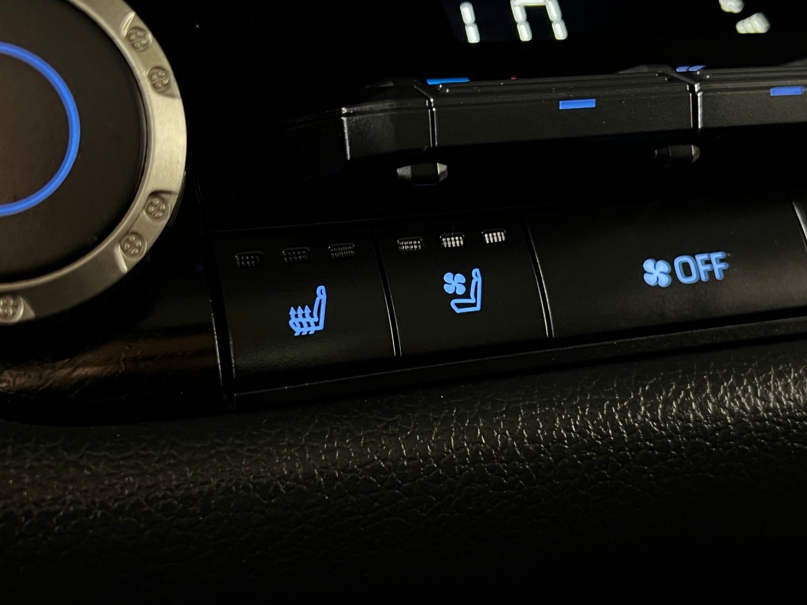 Thumbnail: 2022 Toyota Tundra - 21