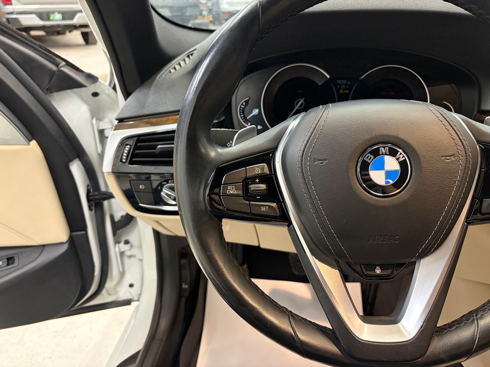 2018 BMW 5 Series 530i - Photo 12