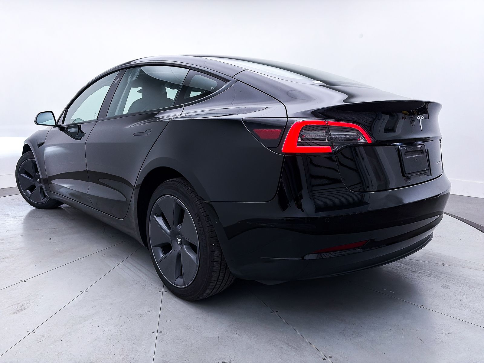 Used 2022 Tesla Model 3 Long Range with VIN 5YJ3E1EB0NF323956 for sale in Scottsdale, AZ