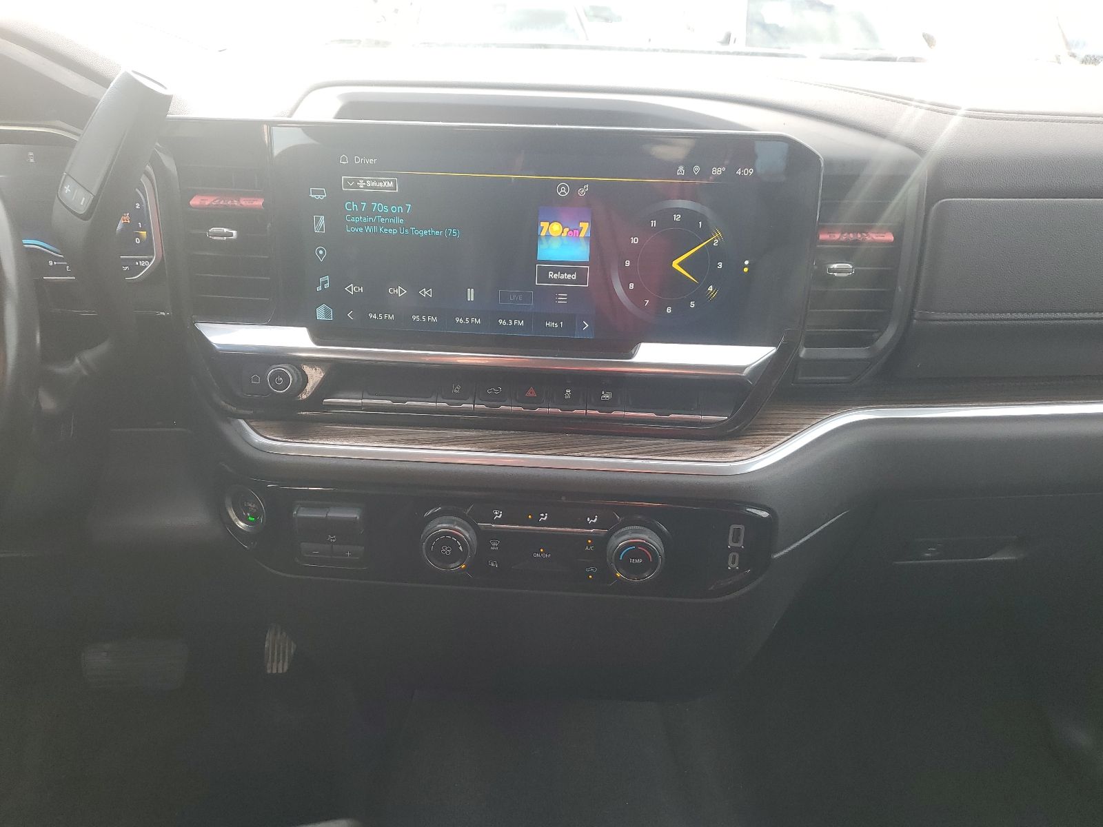2024 Chevrolet Silverado 2500HD LT - 9