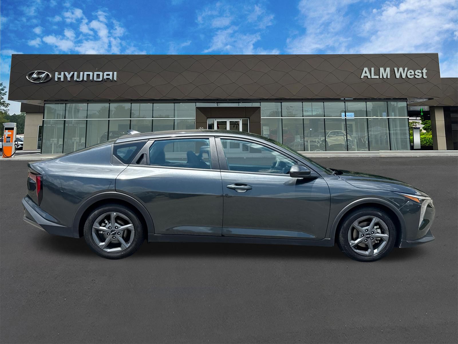 Used 2025 Gray Kia LXS image 4
