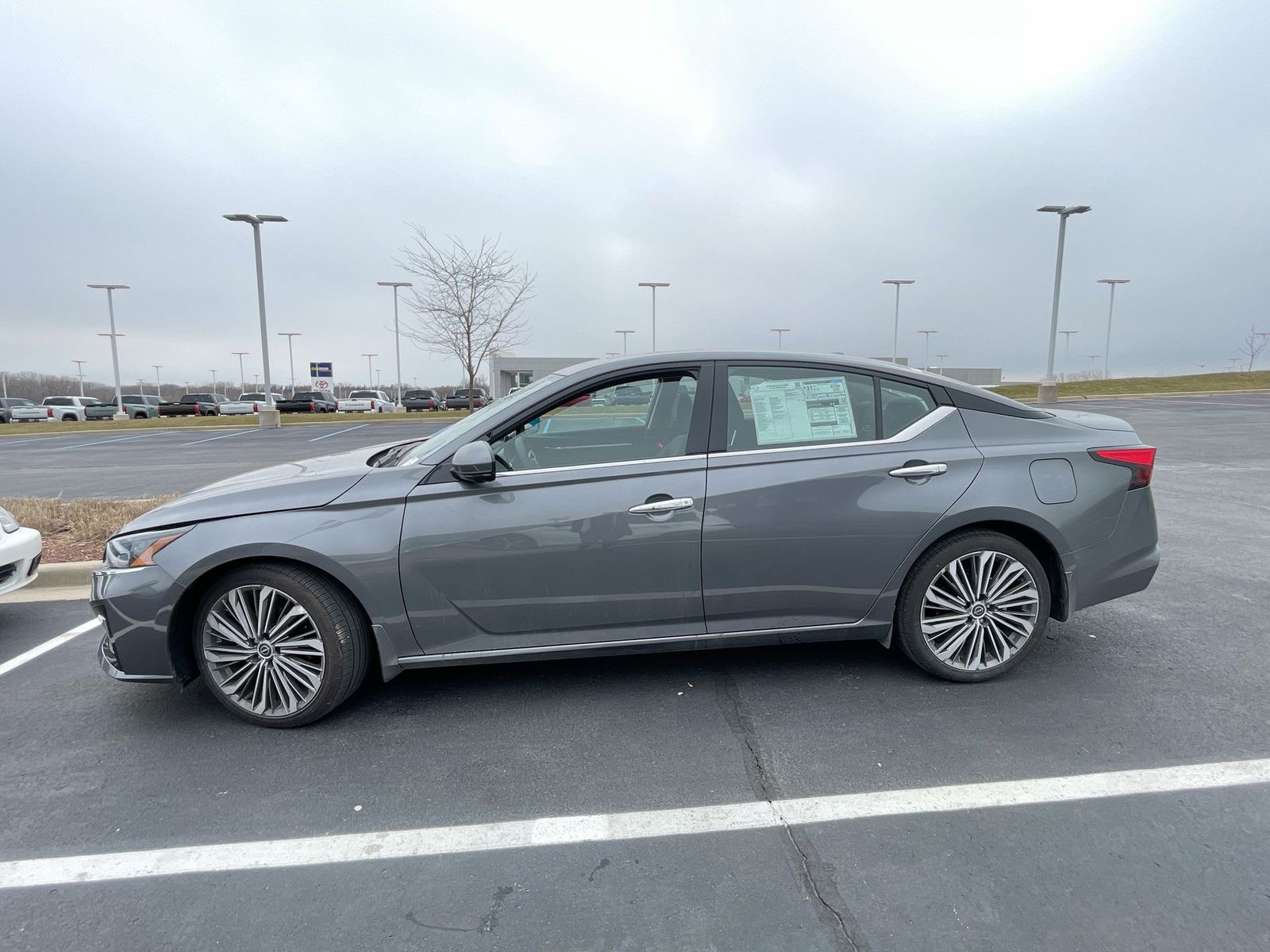 2024 Nissan Altima 2.5 SL 12